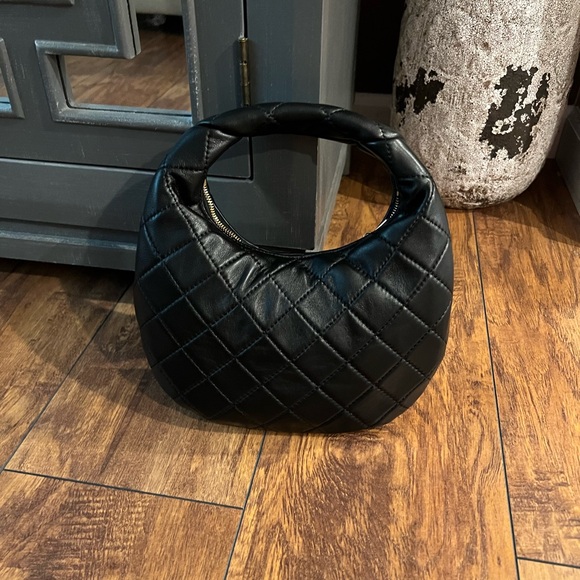 Black Quilted Women's Bag - Picture 2 of 4